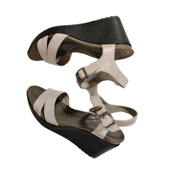 Crocs Leigh II Wedge Size 6 Comfort Sandals Ankle Strap Womens Tan Beige Neutral - Picture 5 of 7
